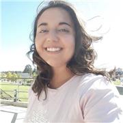 Profesora de Biología dicta clases particulares para estudiantes de enseñanza media